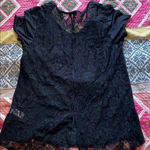 BLACK LACE BACK TEE